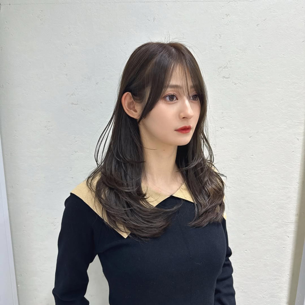 河村澪、ウエストちら見せ！シンプルコーデにファン釘付け！