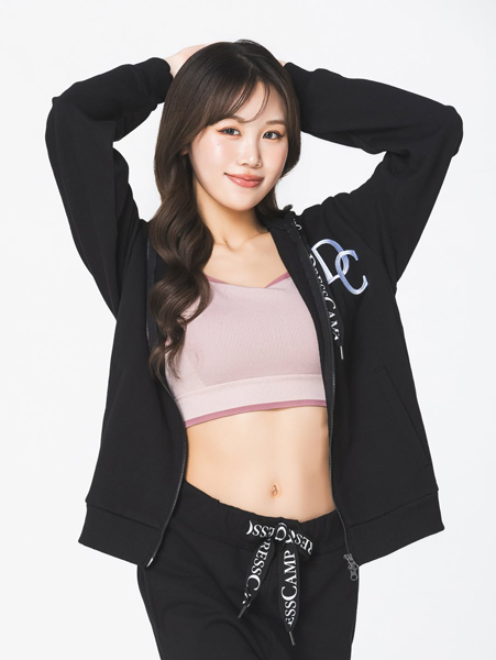 CYBERJAPAN・HARUKA、美スタイルあらわなスポーティコーデにファン「かっこいい」「安定の可愛さだね」