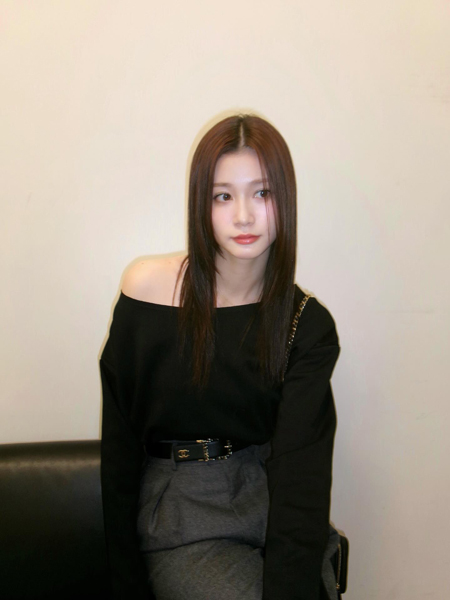 生見愛瑠、チラ見せ美肌の透明感最強！オフショル姿にファン悶絶