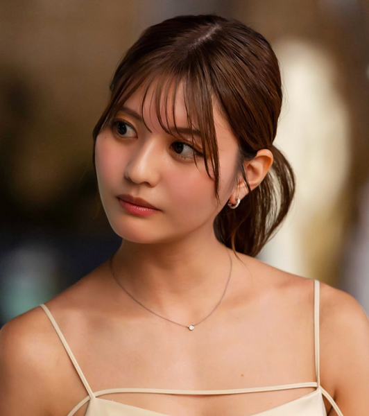 林ゆめ、キャミソールドレスから美肌チラり!美しいスタイルでファン魅了