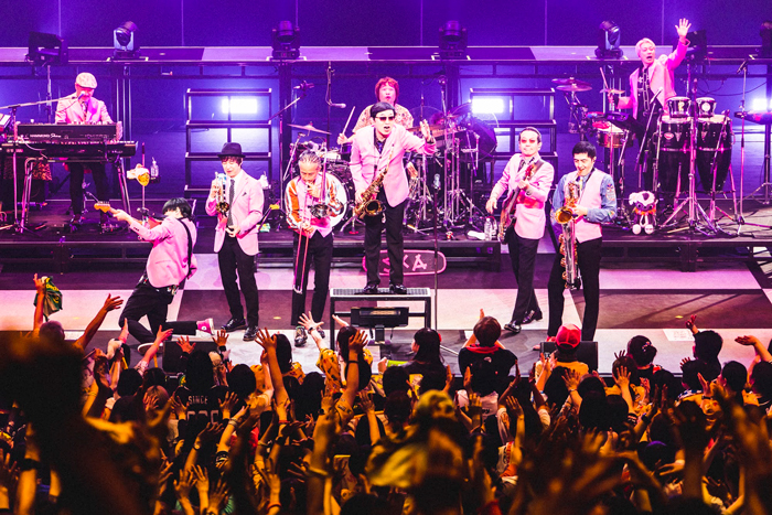 スカパラ、史上初の47都道府県ホールツアー完走！3/18発売『［SKA］SHOWDOWN』収録LIVE映像の内容解禁＆ライブダイジェスト公開！