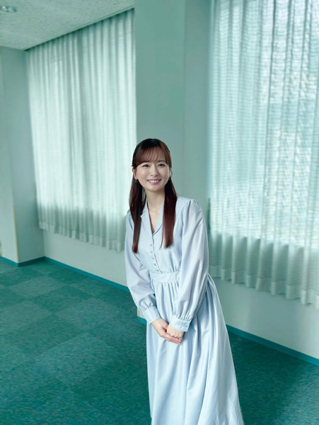 皆藤愛子、上品な綺麗めコーデで透明感バクハツ！