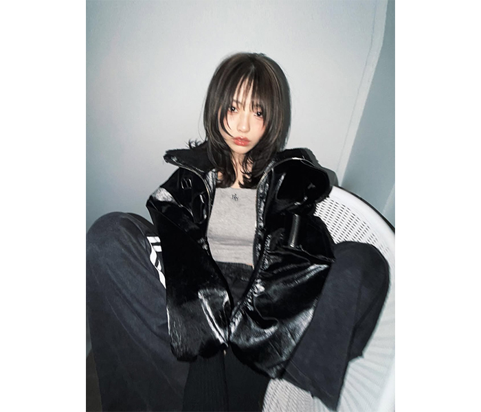 菊地姫奈、クールにキメる！ストリートモードなカットに反響「姫奈ウルフ可愛いかっこいい似合ってる」