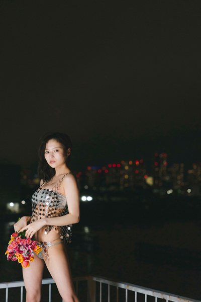 #ババババンビ・宇咲、ピンクドレスと黒衣装でしなやかボディを魅せる！「週プレ」掲載カットを公開！