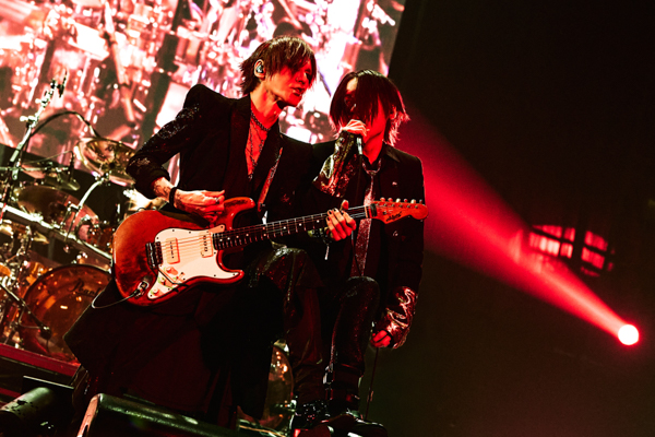 【ライブレポート】LUNA SEAには絶対に止まってほしくない!真矢の想いを胸に『LUNATIC X'MAS 2025 -OUR JOURNEY CONTINUES-』が開催!