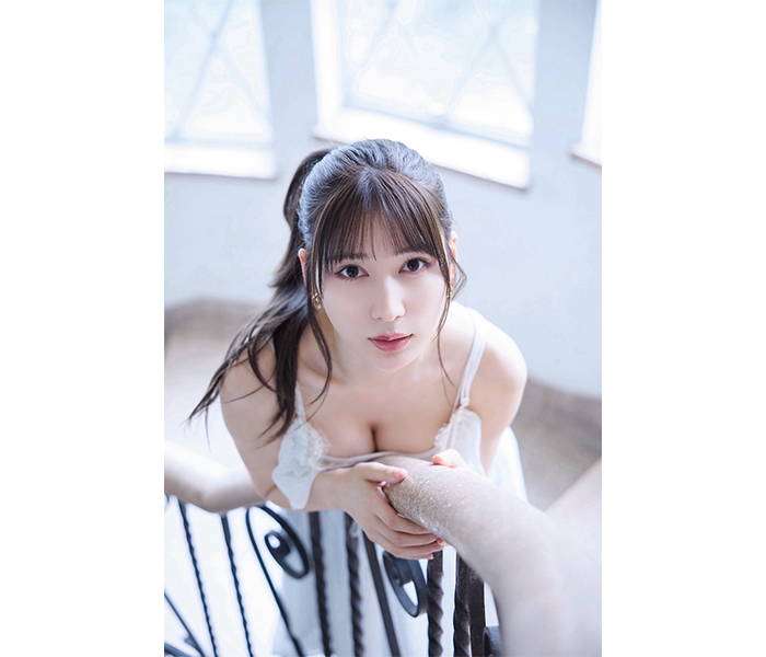 雪平莉左、透明感と美ボディが詰まった注目作！1stフォトブック