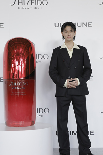 【動画】M!LK・佐野勇斗、ブラックダブルスーツ姿で登場！＜ULTIMUNE with LISA POP UP EVENT＞