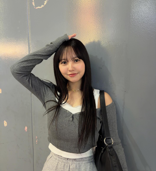 「おい可愛すぎるだろ」本郷柚巴、悩殺ピタピタ衣装で「期間限定」ロングヘアスタイルを披露