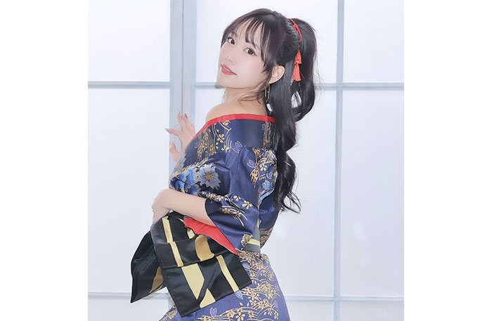 霧島聖子、ミニ丈和装衣装から美スタイルみせ！「スタイルいい聖子さん」披露