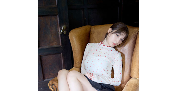 雪平莉左、透明感と美ボディが詰まった注目作！1stフォトブック