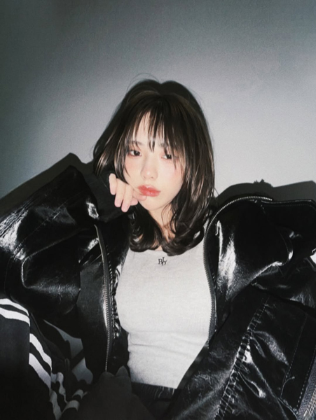 菊地姫奈、クールにキメる！ストリートモードなカットに反響「姫奈ウルフ可愛いかっこいい似合ってる」
