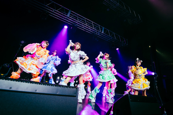 【ライブレポート】SEKAIE☆、無敵な魅力を開放！圧巻のパフォーマンスで会場沸かす〈JAPAN IDOL SUPER LIVE 2026〉