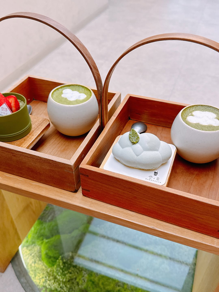 城戸ひなの、清楚上品なコーデでティータイムを満喫！「かわいい」