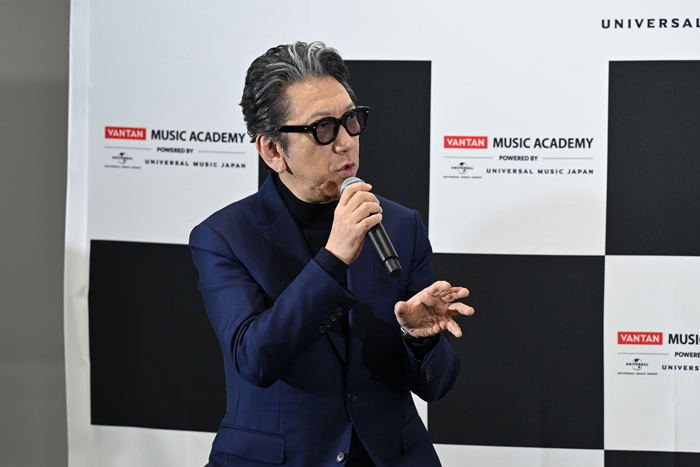 布袋寅泰、 入学予定生徒へ熱いエール!バンタンミュージックアカデミー開校直前イベントに登壇