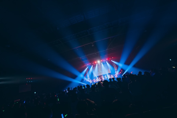 【写真特集】AKB48、わーすた、iONら総勢21組が熱狂のステージ！＜GIGA･GIGA SONIC in 豊洲PIT＞