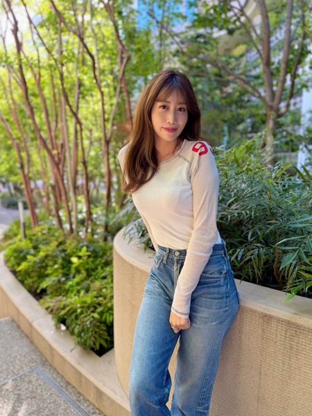 中川安奈、ヴィンテージデニム着こなす大人のファッションにファン釘付け