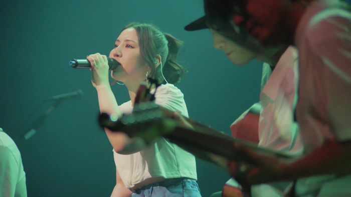阿部真央、2025年開催のホールツアーファイナル公演より「Ding-dong」ライブ映像を公開！ライブハウスツアーのチケット一般発売開始！