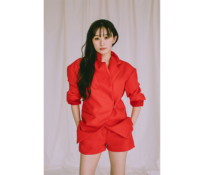 30周年を迎える島袋寛子、新ビジュアル写真公開＆SNS開設！