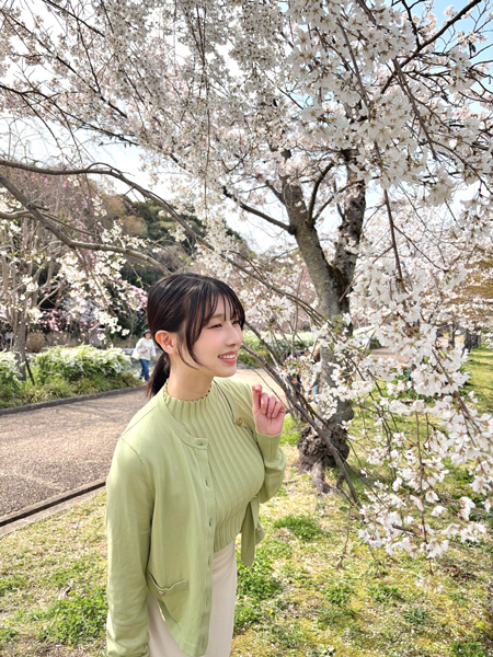 NMB48・安部若菜、キュートすぎる桜との2ショットにファン悶絶