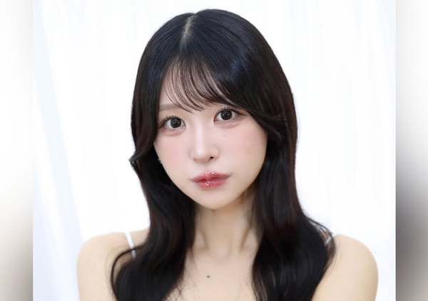 真島なおみ、メガネ姿もキュートなONOFFショットにファン釘付け
