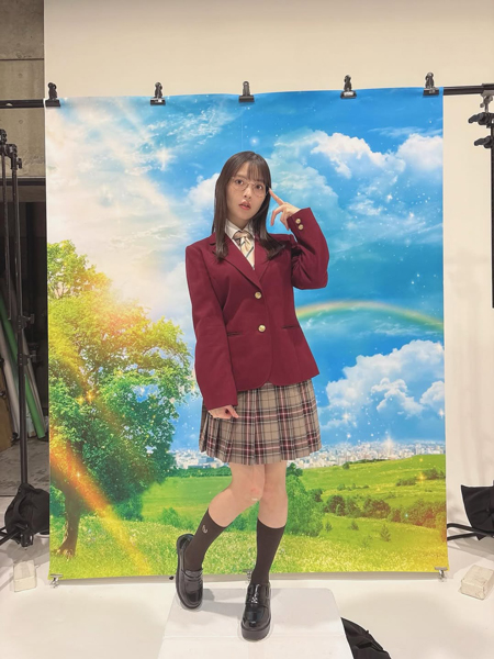 「未だ学生イケるっす」上坂すみれ、クラシカルな制服姿がたまらない！