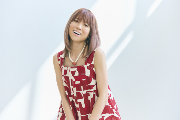 hitomi、新曲「Choice！」がフジテレビ系情報番組『Mr.サンデー』のエンディングテーマソングとして1年間オンエア開始！（hitomi /本人コメント有り）