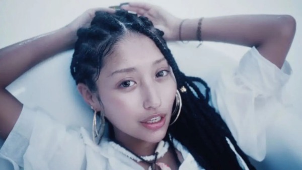 元eggモデル・瀬戸ももあ、MOMOAとしてソロ始動!名曲Lifetime Respectをギャル編でカバー