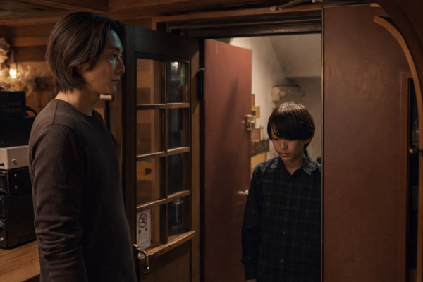 寺西優真主演、泉ピン子共演の映画『養父』10/23公開！同日U-NEXTで独占配信も。