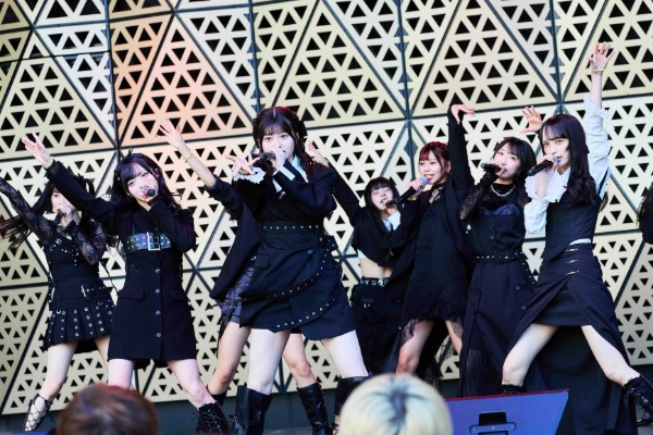WHITE SCORPION、池袋リリースイベントに2833人動員！豊洲PITで3周年ライブ開催決定