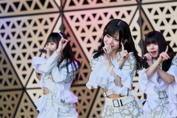 WHITE SCORPION、池袋リリースイベントに2833人動員！豊洲PITで3周年ライブ開催決定