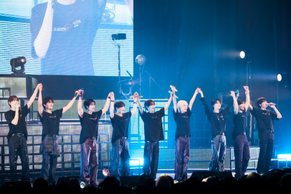 CRAVITY、日本単独公演「Burn」で新境地！横浜で見せた圧巻パフォーマンスにLUVITY熱狂