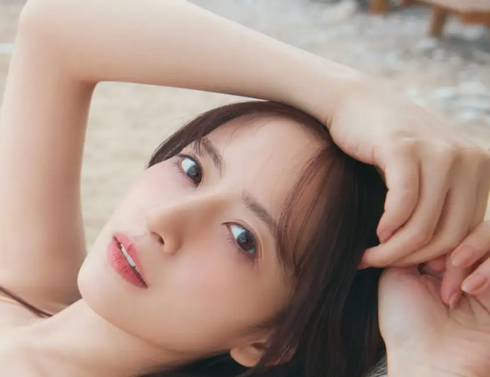 乃木坂46・金川紗耶、1st写真集の水着先行カット解禁！オレンジビキニで抜群スタイル披露