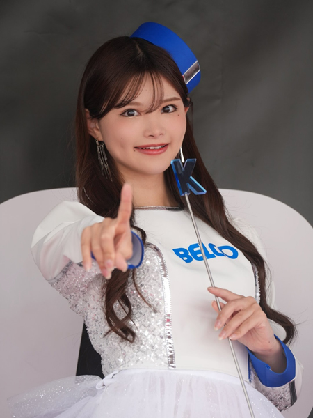 木村楓、華やか青白コスチュームからスラリ長脚!「コスチュームとっても可愛いです」