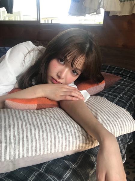 「え、、ウエスト細ない？？」松平璃子、極細くびれがチラ見えするショットで誕生日を報告