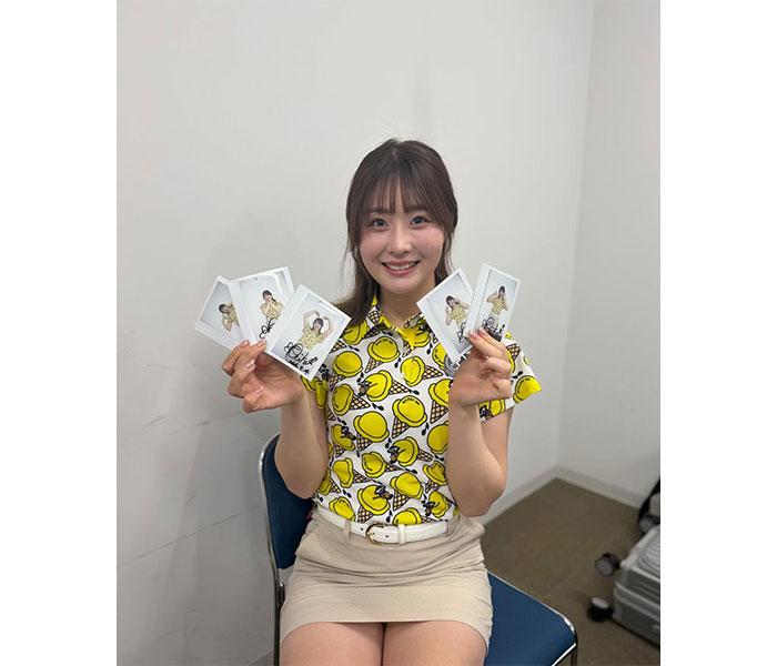 プロゴルファー・都 玲華、黄色のレモン柄ポロシャツで爽やかな笑顔を披露