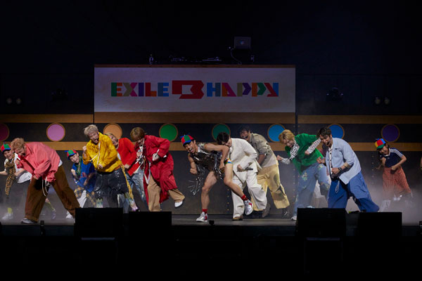 EXILE B HAPPY、新体制初の単独ライブで全18曲披露!小島よしおがサプライズ登場
