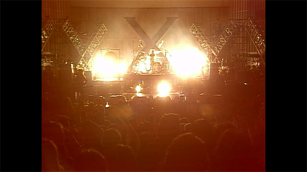 X JAPAN、YouTubeでMVの順次公開が決定！ 第一弾は1989年に行われた日比谷野外音楽堂のLIVE映像による 「紅」と 「X」 の２作品が公開！