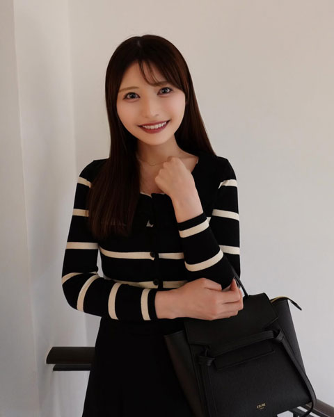 秦はるか、美脚きわだつモノクロコーデにファン「コーデお似合いで可愛い」