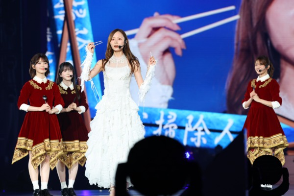 梅澤美波、9年8ヶ月の乃木坂46としての活動に幕を下ろす感謝を伝え続けた卒業コンサート開催!