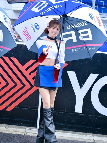 立華理莉、色白のおなかをチラ見せ！スポーティ×爽やかなコスチューム姿にファンメロメロ