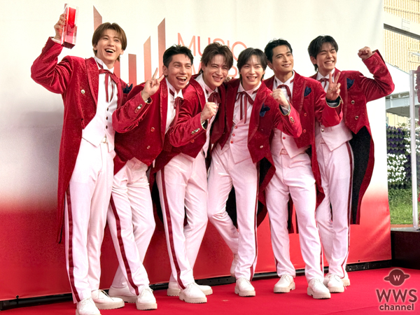 SHOW-WA、紅白カラーのタキシードでレッドカーペットに登場！〈MUSIC AWARDS JAPAN 2026〉