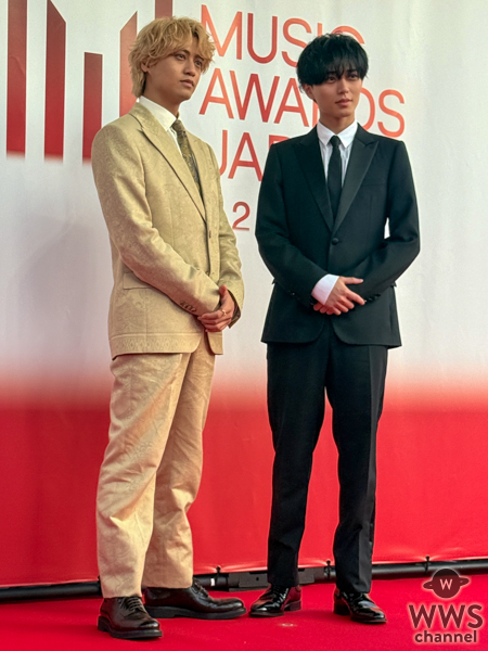 King ＆ Prince、大歓声に煽られレッドカーペットに登場！〈MUSIC AWARDS JAPAN 2026〉