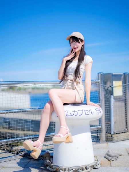 高月 華、スラリ色白長脚に視線集中！「ナイスビューティフルスタイル」