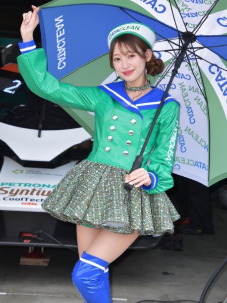 原あゆみ、超ミニ丈コスチュームから美太ももチラ見せ！「めっちゃ可愛い〜」