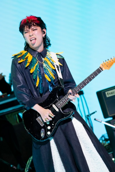 Mrs. GREEN APPLEがカラフルな演出と華やかな衣装で最高のライブパフォーマンス!<Mrs. GREEN APPLE presents『CEREMONY』>