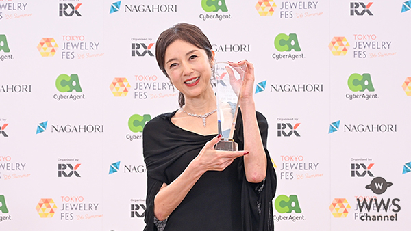 高岡早紀、日本ジュエリーベストドレッサー賞50代部門受賞で思いを語る！2