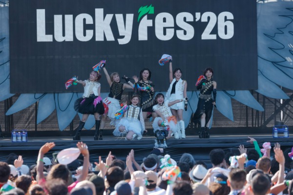 【ライブレポート】アンジュルム、夏フェスの追い風を味方に WING STAGEを祝祭空間へ＜LuckyFes’26＞