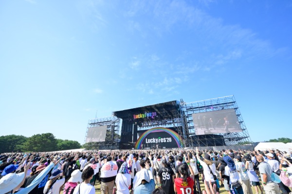 【ライブレポート】Chevon、RAINBOW STAGEで鳴らした限界突破のロック!<LuckyFes’26>