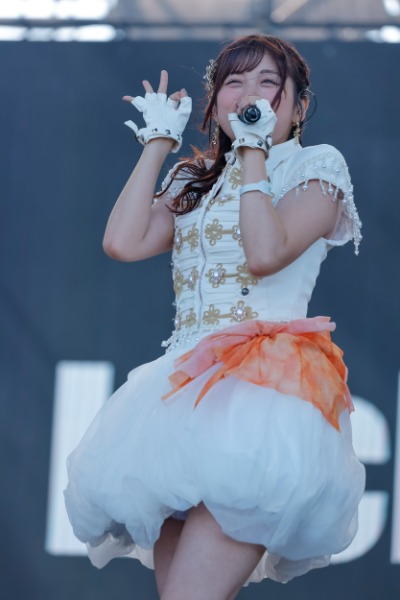 【ライブレポート】アンジュルム、夏フェスの追い風を味方に WING STAGEを祝祭空間へ＜LuckyFes’26＞