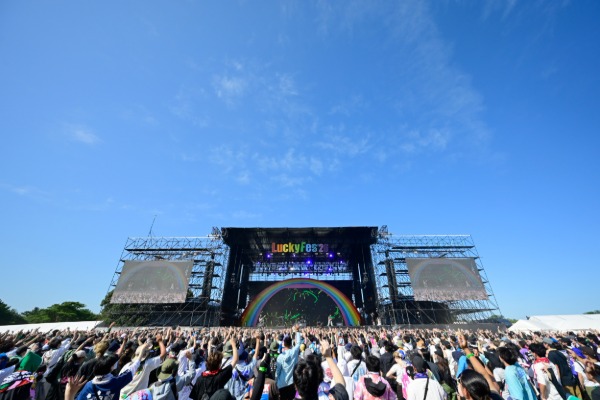 【ライブレポート】Chevon、RAINBOW STAGEで鳴らした限界突破のロック!<LuckyFes’26>